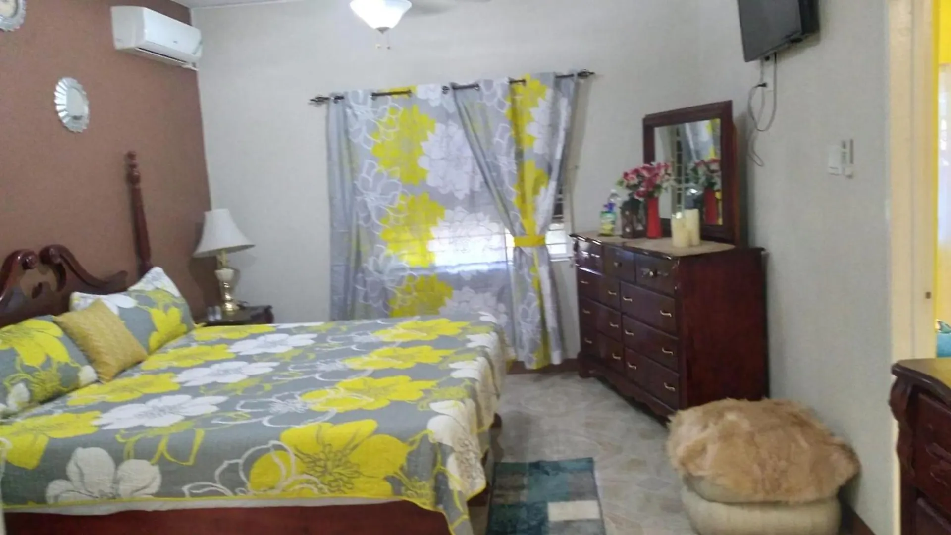 Kingston Oasis - Private House With Mountain Views Villa